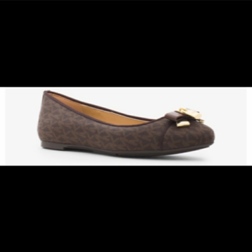 Micheal Kors Flats